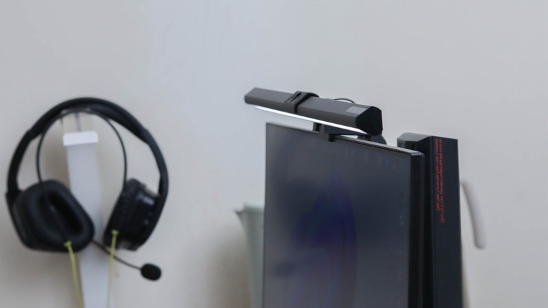 书客SKR1屏幕挂灯评测：打工人的熬夜续命灯，值不值得冲？