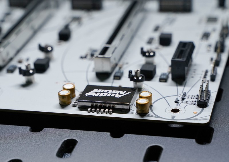 R9 9950X3D好座驾 七彩虹CVN X870 ARK FROZEN V14评测