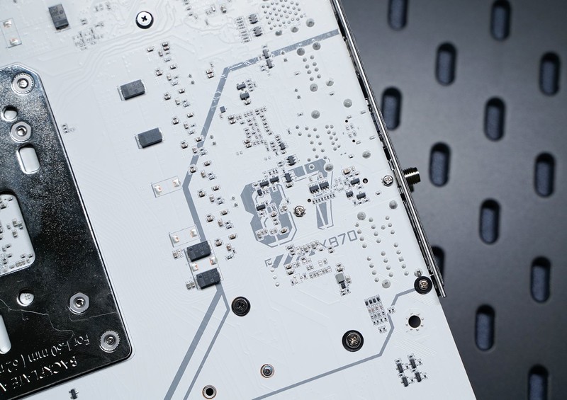 R9 9950X3D好座驾 七彩虹CVN X870 ARK FROZEN V14评测