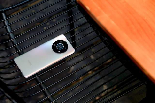 当火龙碰到荣耀，冰王子是否能成功降温？