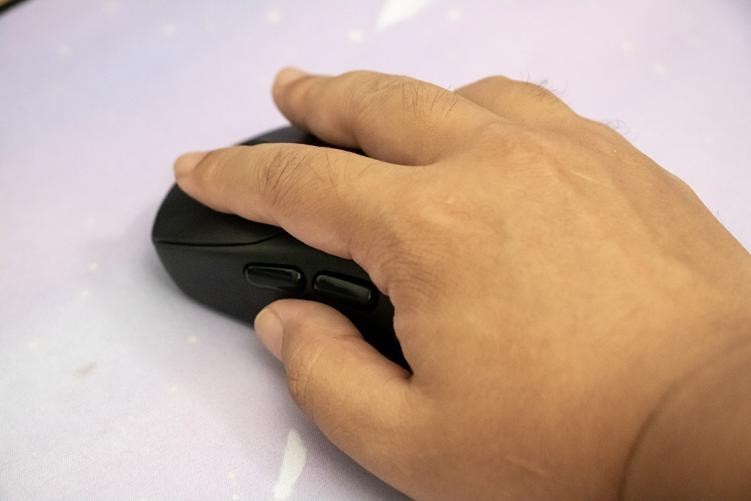 原相3950引擎、极致轻量化也能持久，电竞鼠标新卷王！