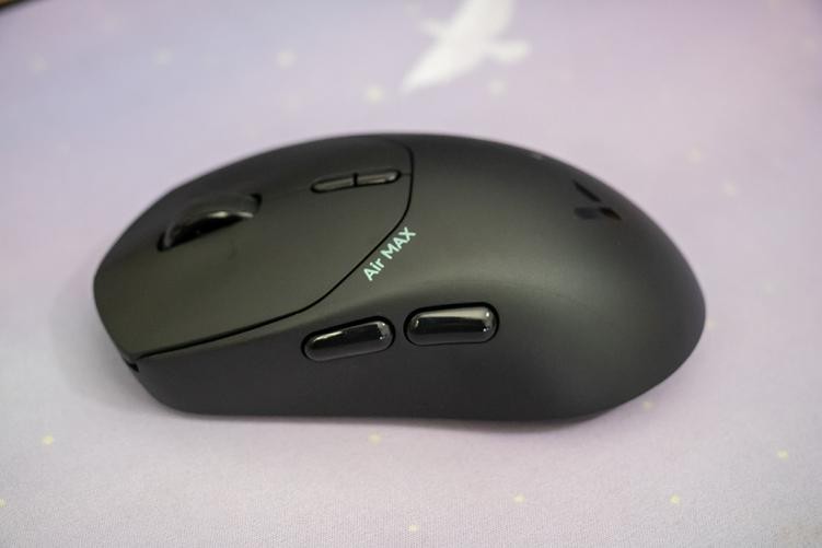 原相3950引擎、极致轻量化也能持久，电竞鼠标新卷王！