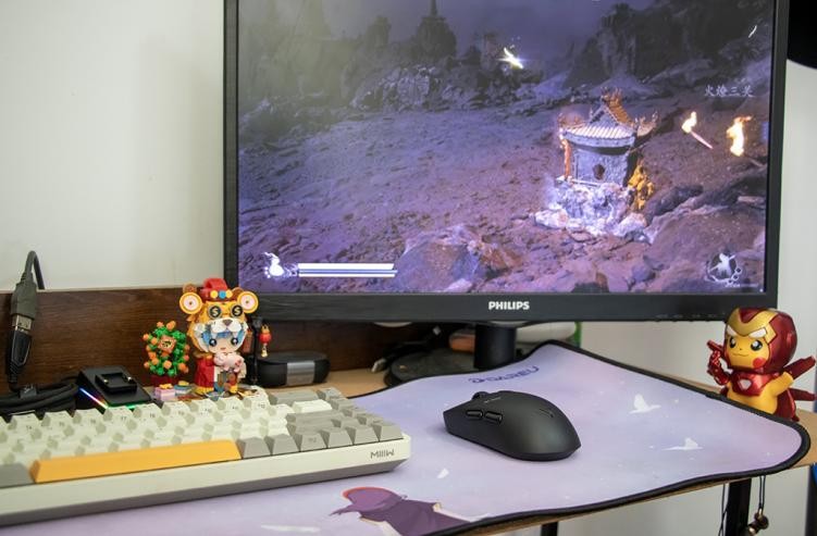 原相3950引擎、极致轻量化也能持久，电竞鼠标新卷王！