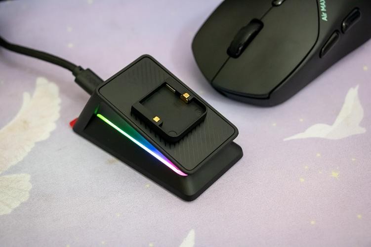 原相3950引擎、极致轻量化也能持久，电竞鼠标新卷王！