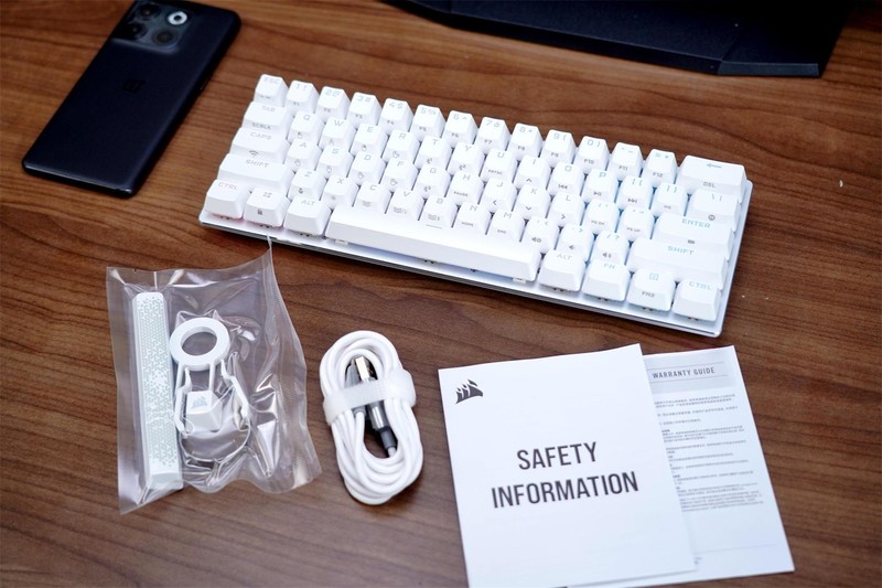 纯白机身、高简配列，美商海盗船K70 PRO MINI机械键盘给你所想