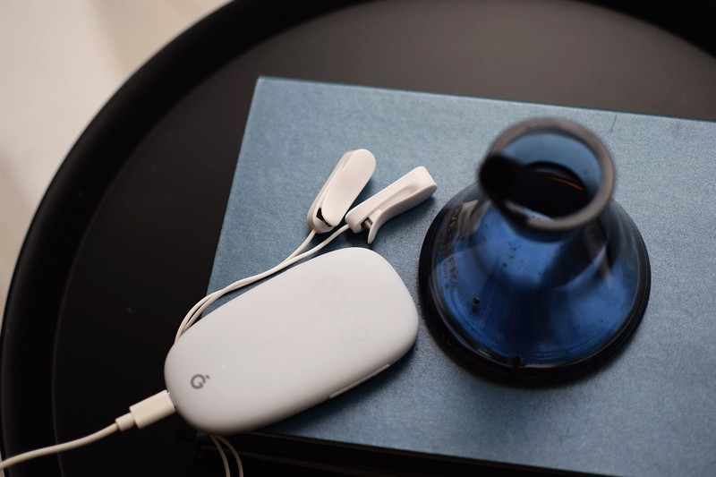 轻松入睡 果实健康经颅微电流刺激仪