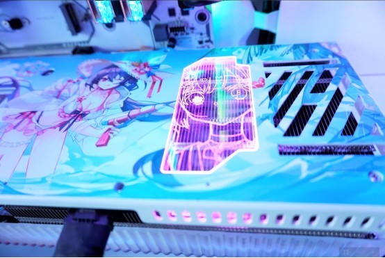 盈通RTX4080樱瞳水着sugar评测，泳装樱瞳确实好看！