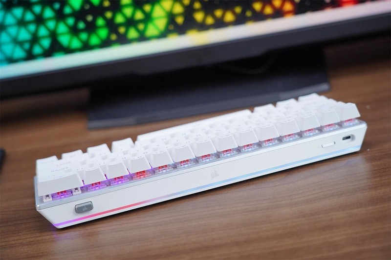 纯白机身、高简配列，美商海盗船K70 PRO MINI机械键盘给你所想