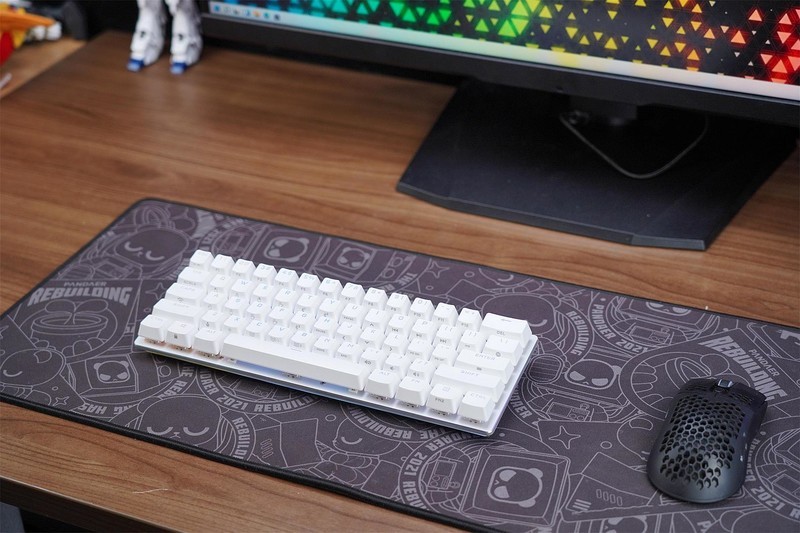 纯白机身、高简配列，美商海盗船K70 PRO MINI机械键盘给你所想