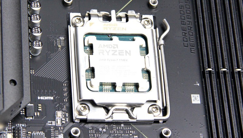 壕赌一把？AMD在CES2023一口气发布三款7000X3D处理器，用力过猛