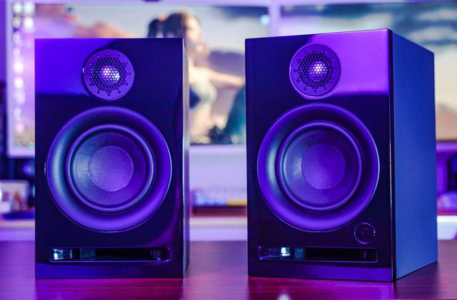 初烧爱好者体验艾特铭客X30音箱：小桌面也能很“Hifi”