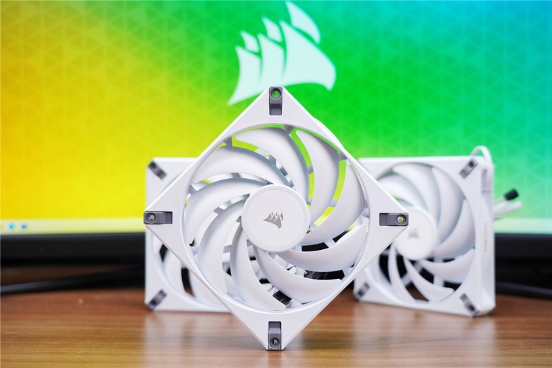 高颜值、高性能，选择无光风扇，美商海盗船AF ELITE系列值得关注