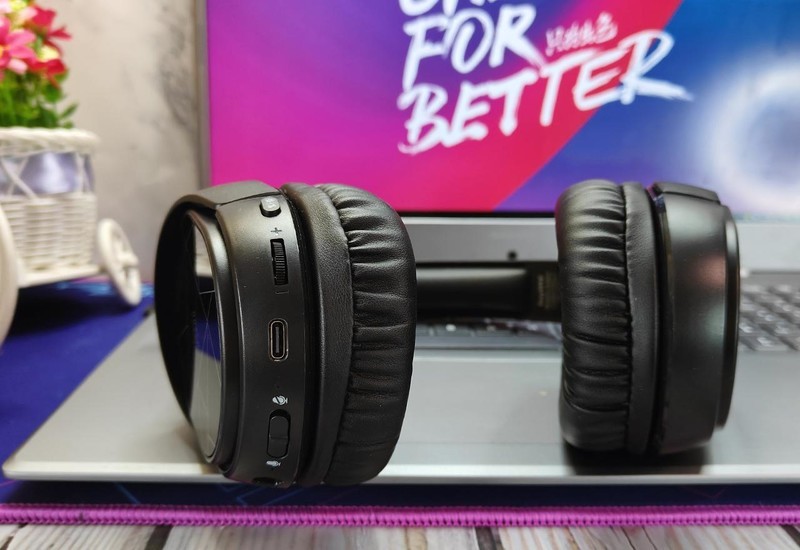 双模设计，超长续航，易速马EasySMX抱月V10W耳机