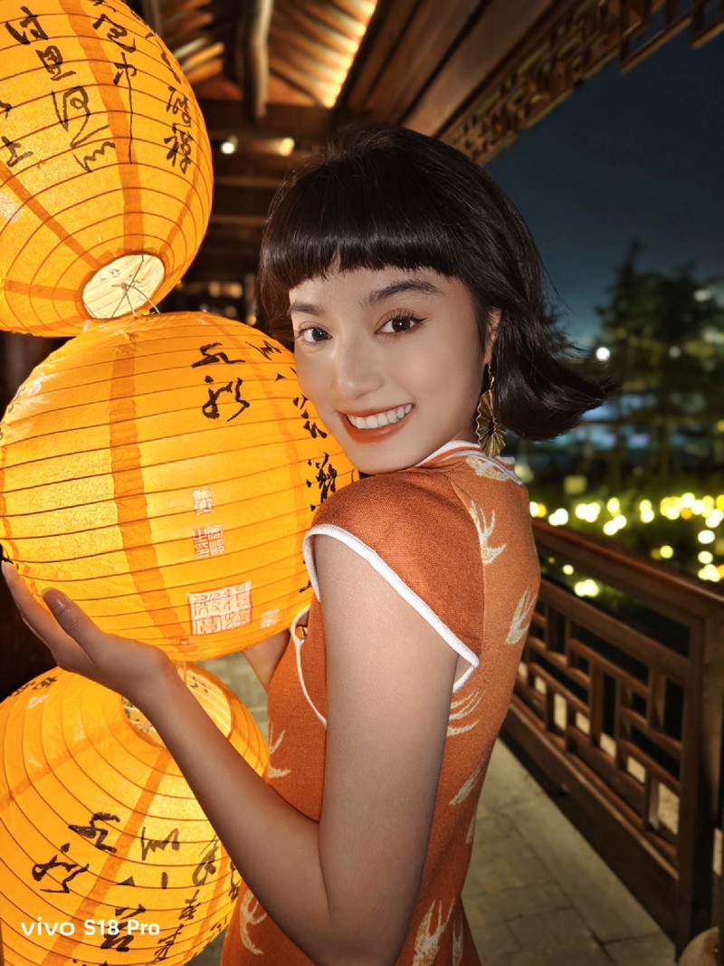 前后双5000万像素镜头加持，vivo S18 Pro轻松锁定超清美好瞬间