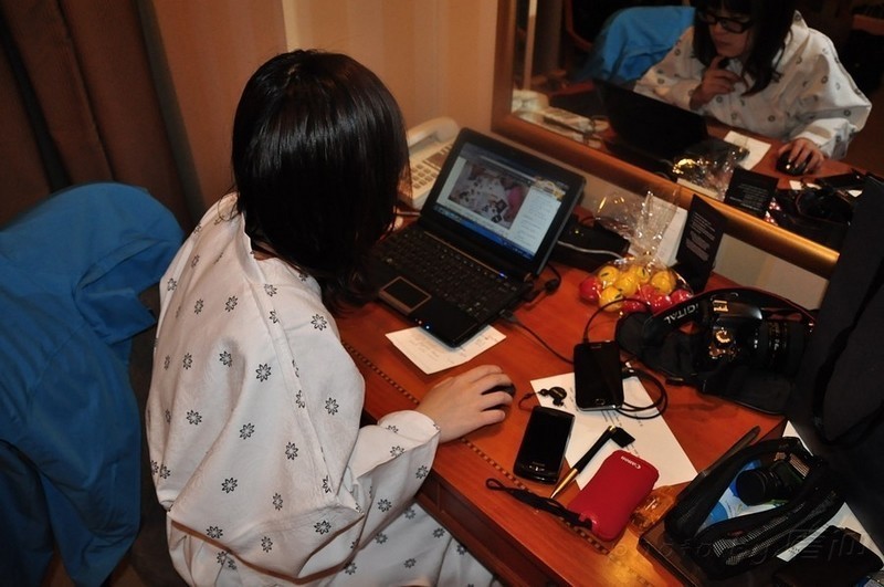 威宝GaN电源适配器100W：未来科技与高效能的完美结合