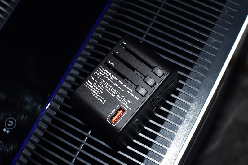 国际旅行的充电利器 威宝65W氮化镓插座转换器