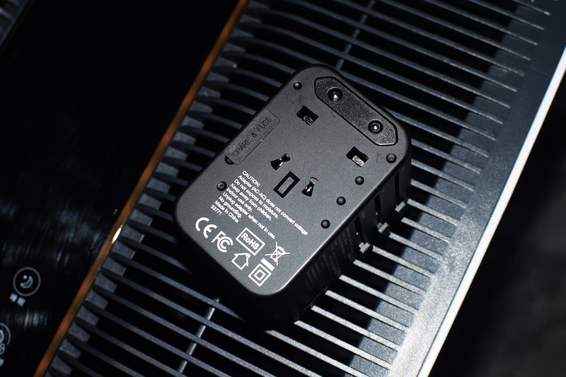 国际旅行的充电利器 威宝65W氮化镓插座转换器