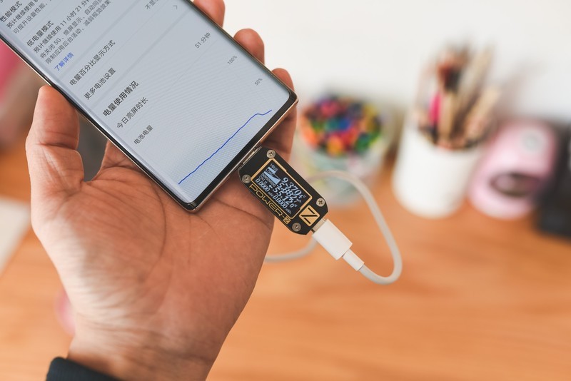 刷新两千元基准线，荣耀60 SE：高刷双曲屏、超级快充、Vlog相机