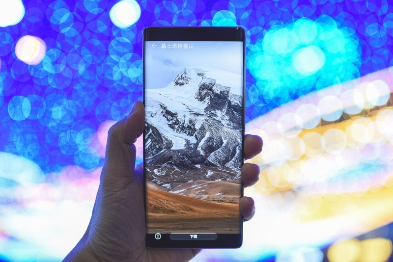 刷新两千元基准线，荣耀60 SE：高刷双曲屏、超级快充、Vlog相机