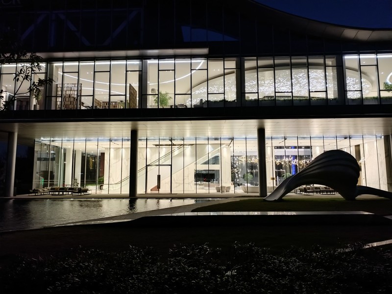 刷新两千元基准线，荣耀60 SE：高刷双曲屏、超级快充、Vlog相机