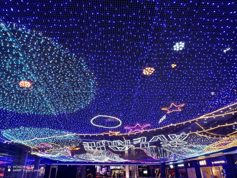 刷新两千元基准线，荣耀60 SE：高刷双曲屏、超级快充、Vlog相机