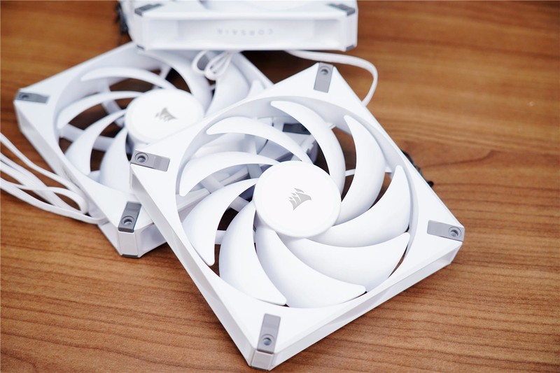 高颜值、高性能，选择无光风扇，美商海盗船AF ELITE系列值得关注