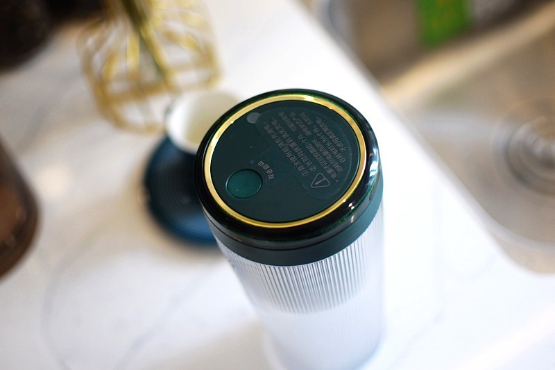 夏日鲜榨果汁摩飞无线充电便携榨汁杯