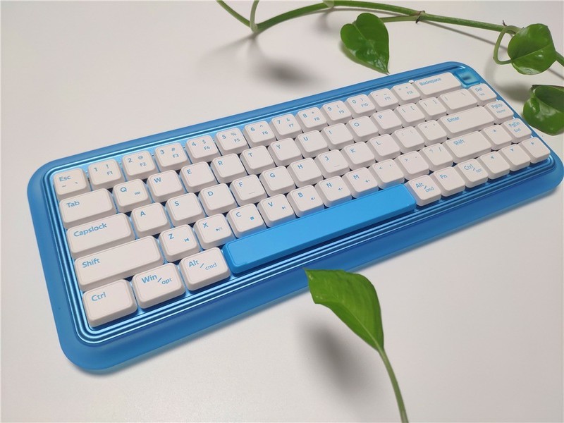 告别枯燥，拥抱舒适！杜伽 S230 正青春无线机械键盘，让你的生活更加精彩！
