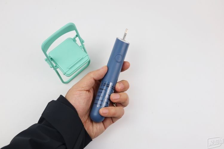 口腔护理全新体验——CAREMOS舒摩斯电动牙刷