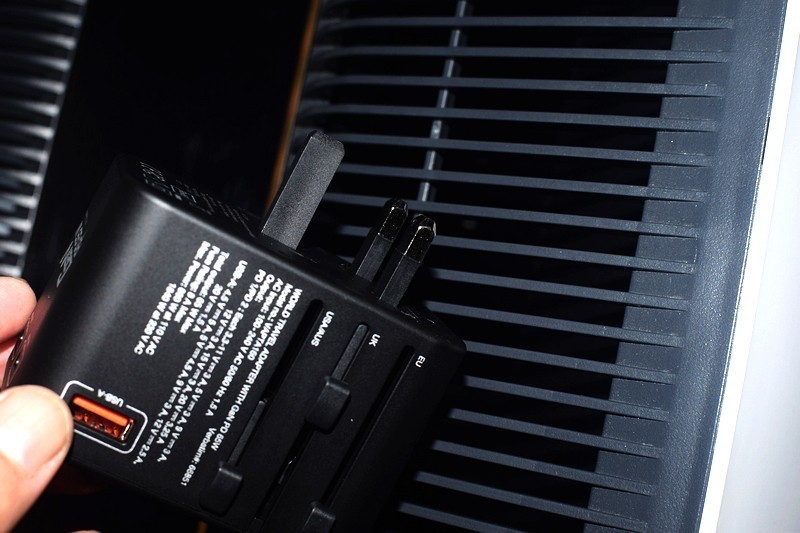 国际旅行的充电利器 威宝65W氮化镓插座转换器