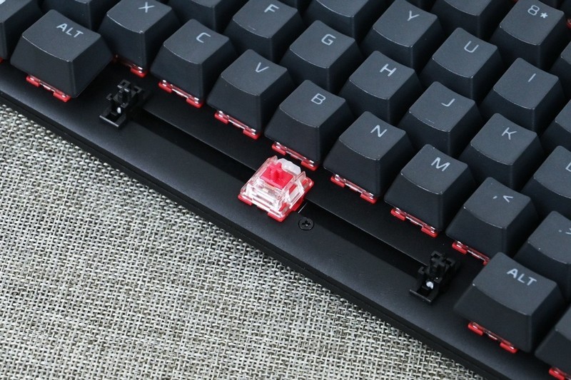 强调手感的升级，HyperX阿洛伊起源core机械键盘PBT版开箱试玩