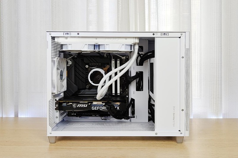 把电脑机箱从“直男风”换成“小清新”，一样的配置不一样的感觉