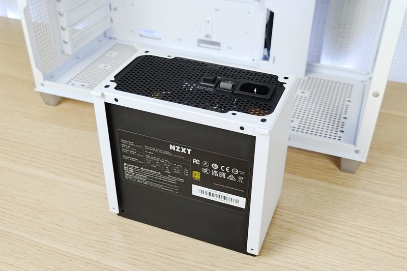 把电脑机箱从“直男风”换成“小清新”，一样的配置不一样的感觉