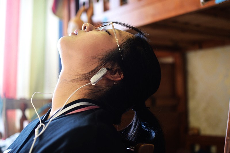 轻松入睡 果实健康经颅微电流刺激仪