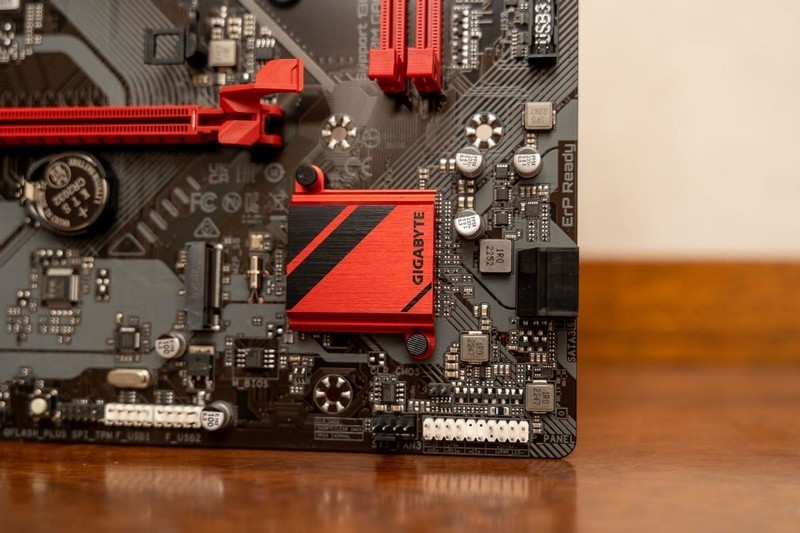 想要尝鲜13代intel处理器，技嘉这块B760M魔鹰AC主板不能错过！