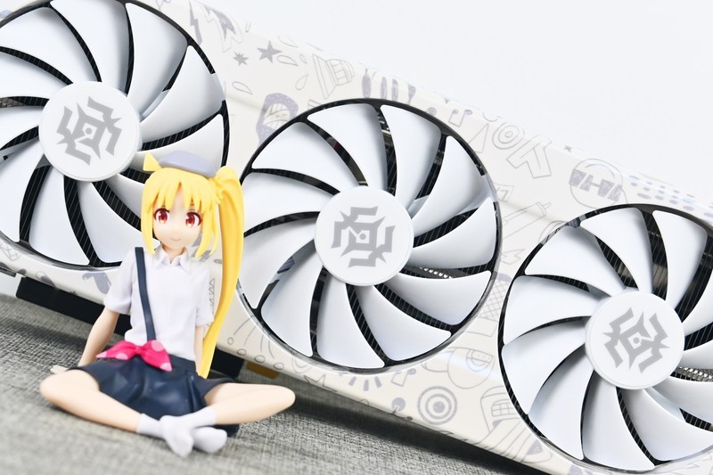 索泰RTX4070 SUPER X-GAMING欧泊白显卡试玩：2K+240hz游戏伙伴