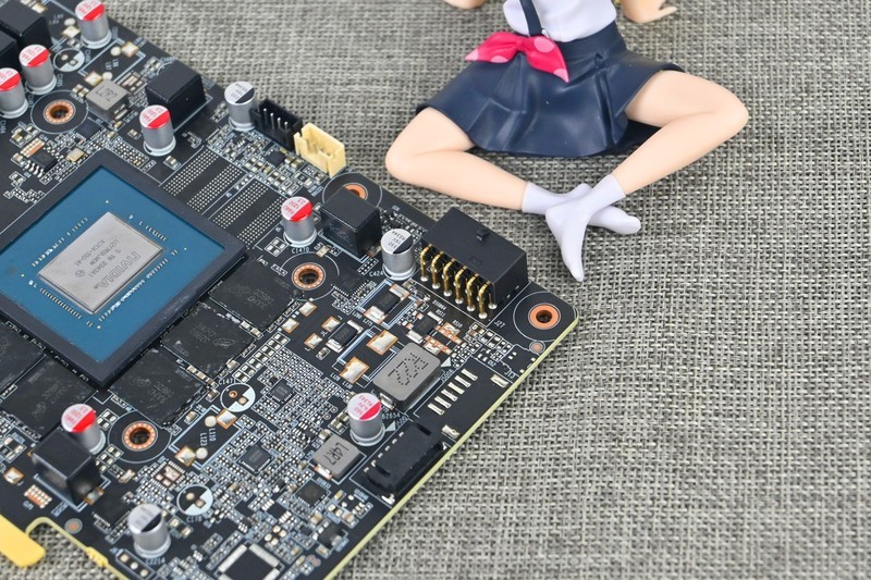 索泰RTX4070 SUPER X-GAMING欧泊白显卡试玩：2K+240hz游戏伙伴