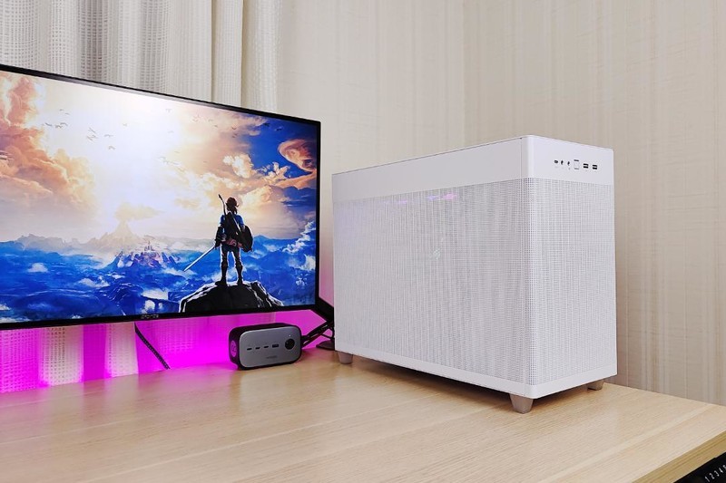 把电脑机箱从“直男风”换成“小清新”，一样的配置不一样的感觉