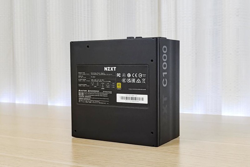 把电脑机箱从“直男风”换成“小清新”，一样的配置不一样的感觉