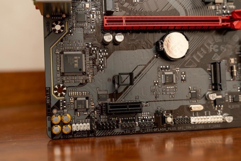 想要尝鲜13代intel处理器，技嘉这块B760M魔鹰AC主板不能错过！