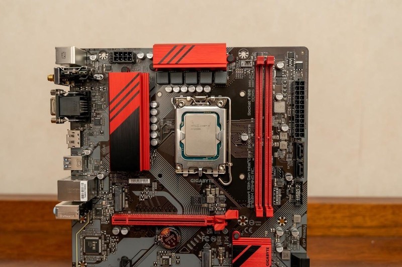 想要尝鲜13代intel处理器，技嘉这块B760M魔鹰AC主板不能错过！