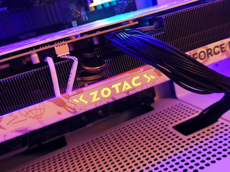 索泰RTX4070 SUPER X-GAMING欧泊白显卡试玩：2K+240hz游戏伙伴