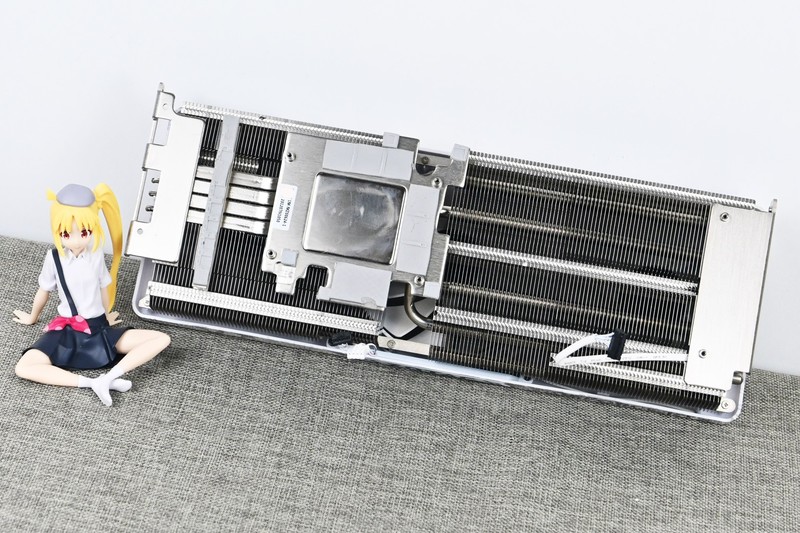 索泰RTX4070 SUPER X-GAMING欧泊白显卡试玩：2K+240hz游戏伙伴