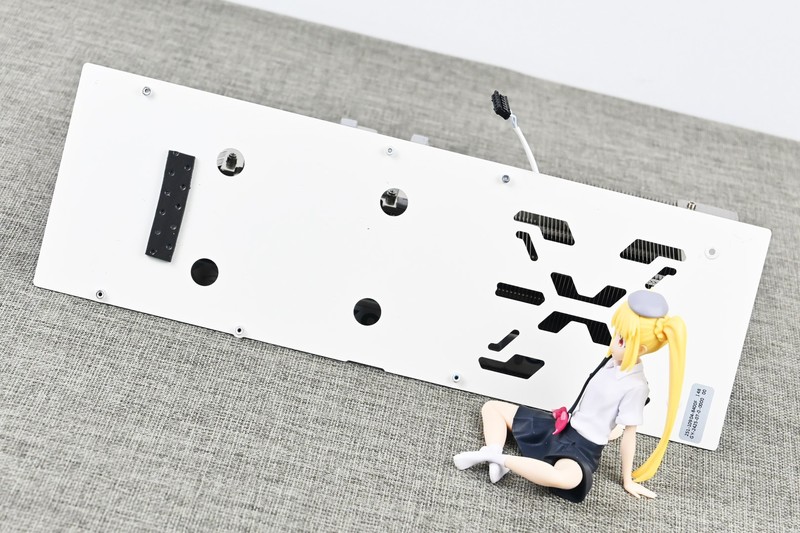 索泰RTX4070 SUPER X-GAMING欧泊白显卡试玩：2K+240hz游戏伙伴