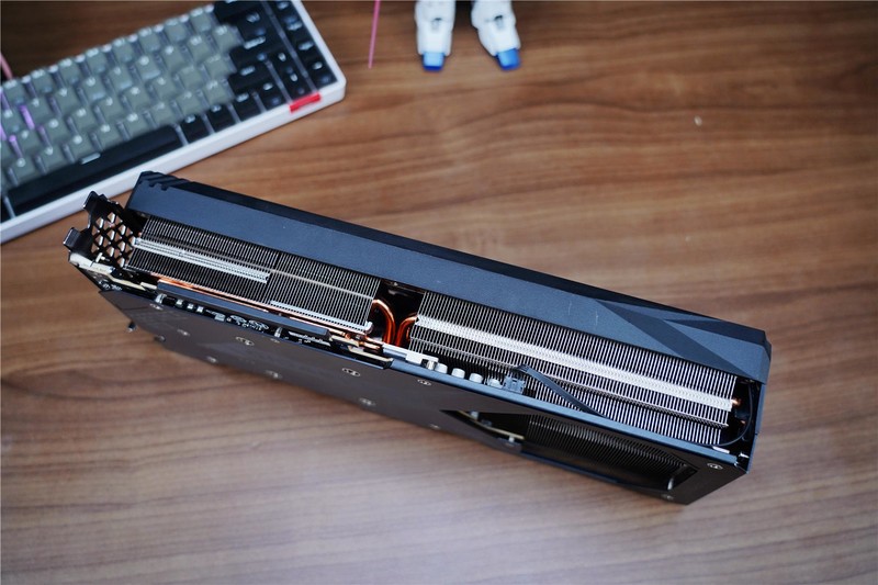 技嘉新卡皇驾到，RTX TITAN的完美替代品--技嘉RTX 3090 Ti 24G分享