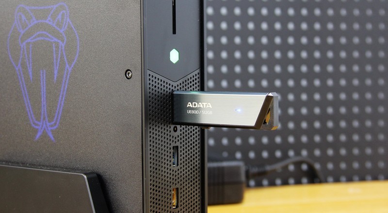 完美体重、伸缩接头、钥匙挂环，这款U盘让人怀疑它是个模型