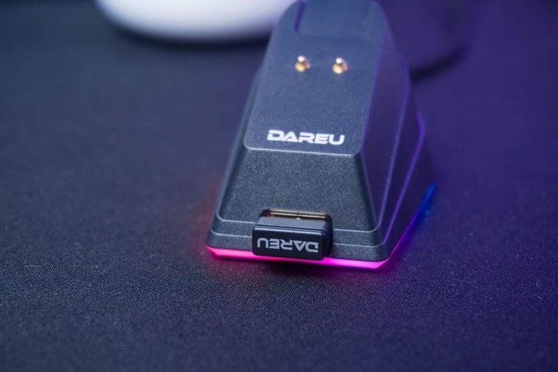 摆脱充电困难症！达尔优A955三模游戏鼠标，RGB很炫酷