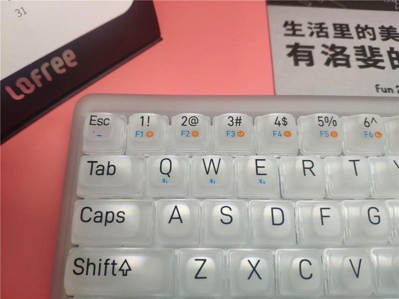 Lofree洛斐1%迷雾——带有若隐若现神秘感的双模机械键盘