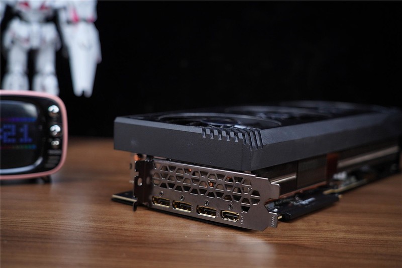 技嘉新卡皇驾到，RTX TITAN的完美替代品--技嘉RTX 3090 Ti 24G分享