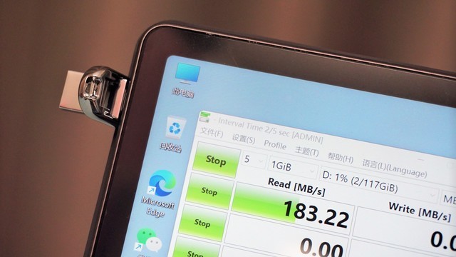 超迷你金属机身，与手机可完美适配！aigo U358 双口U盘实测分享